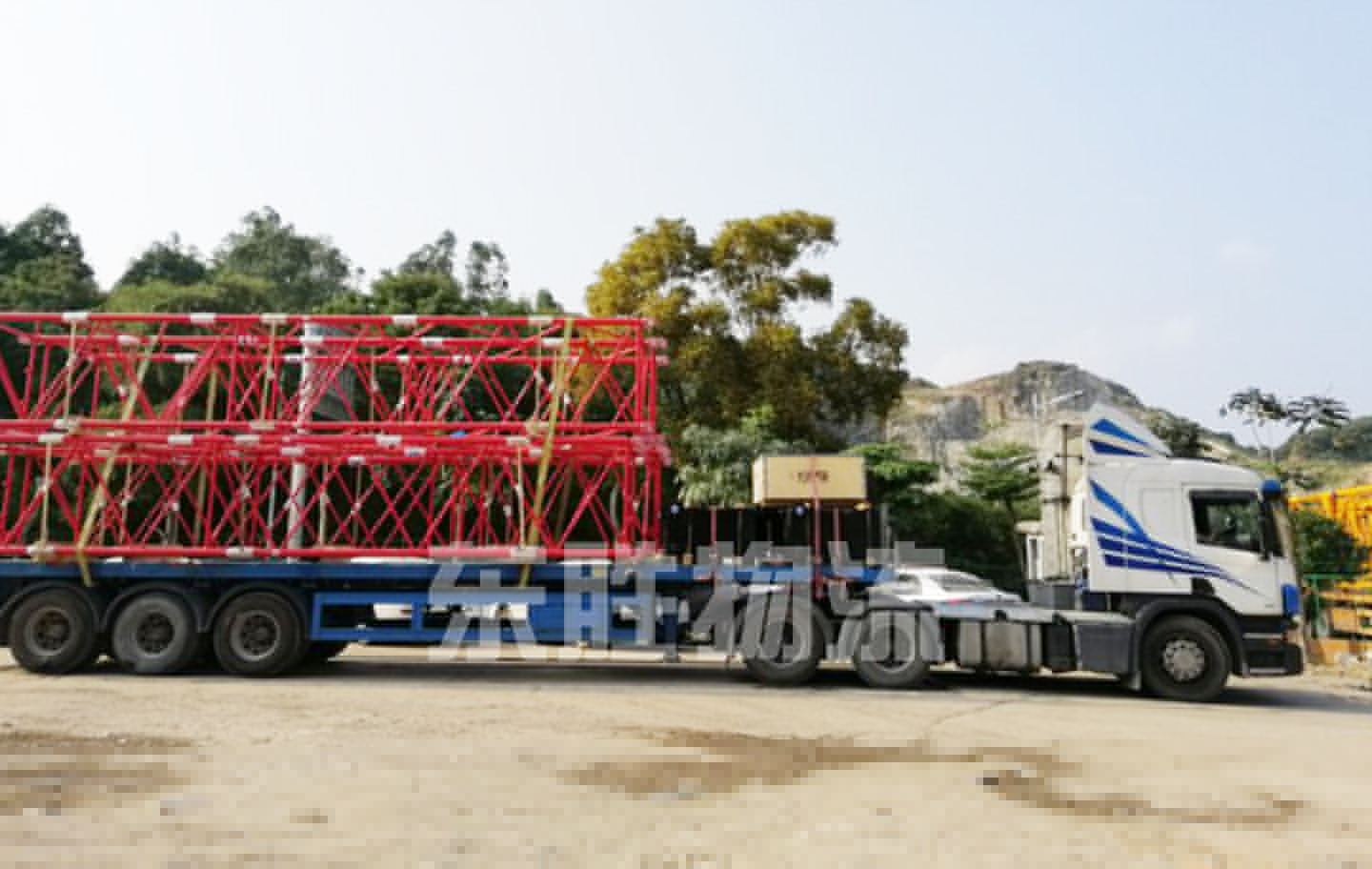 佛山物流到香港，佛山發貨到香港公司；深圳東勝物流中港平板車運輸案例圖