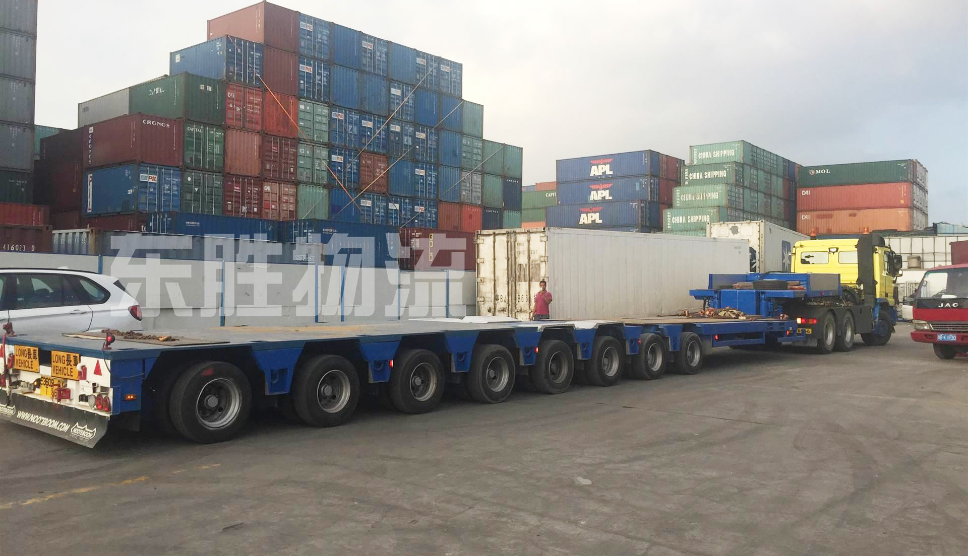 超大件設備運輸到香港，超長平板車運輸圖